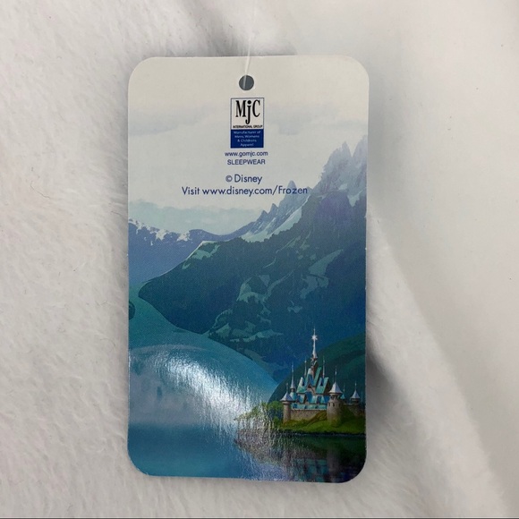 Adorable Disney Olaf plush top with sequins - Picture 5 of 8